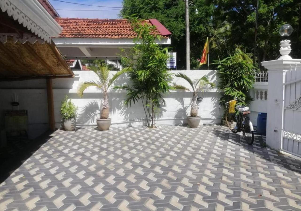 Cozy Inn Negombo Exteriör bild