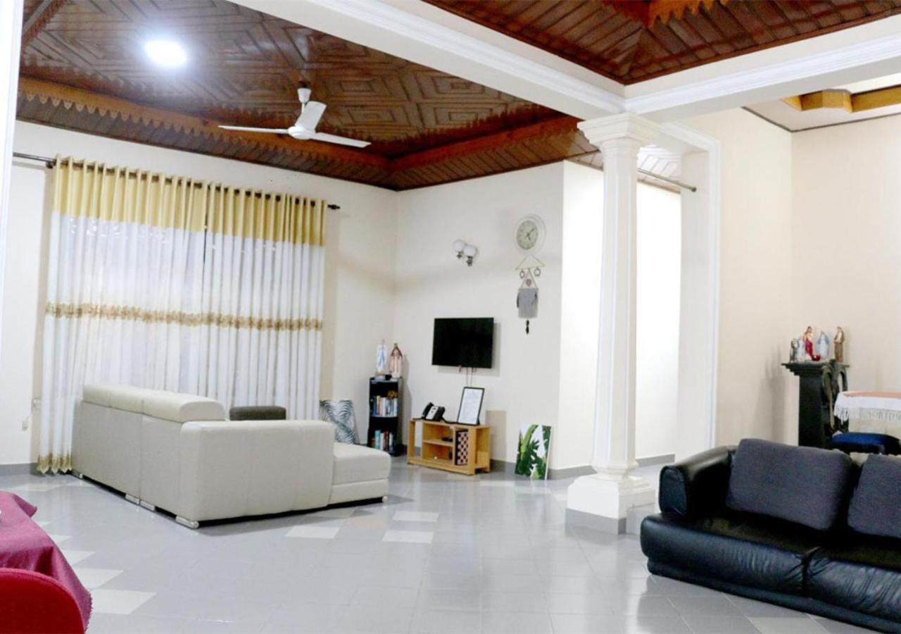Cozy Inn Negombo Exteriör bild