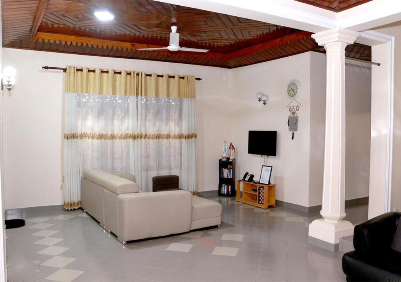 Cozy Inn Negombo Exteriör bild