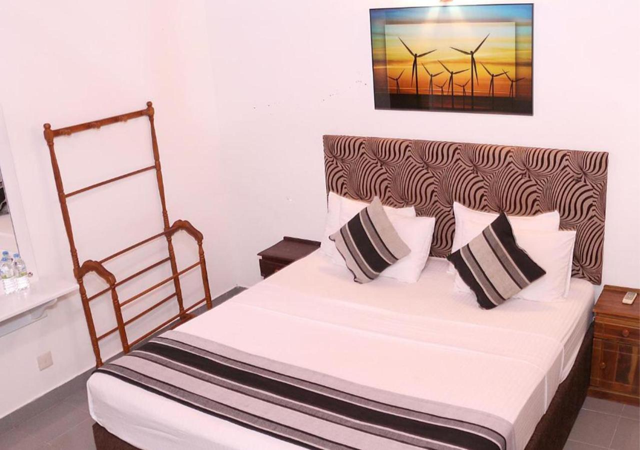 Cozy Inn Negombo Exteriör bild